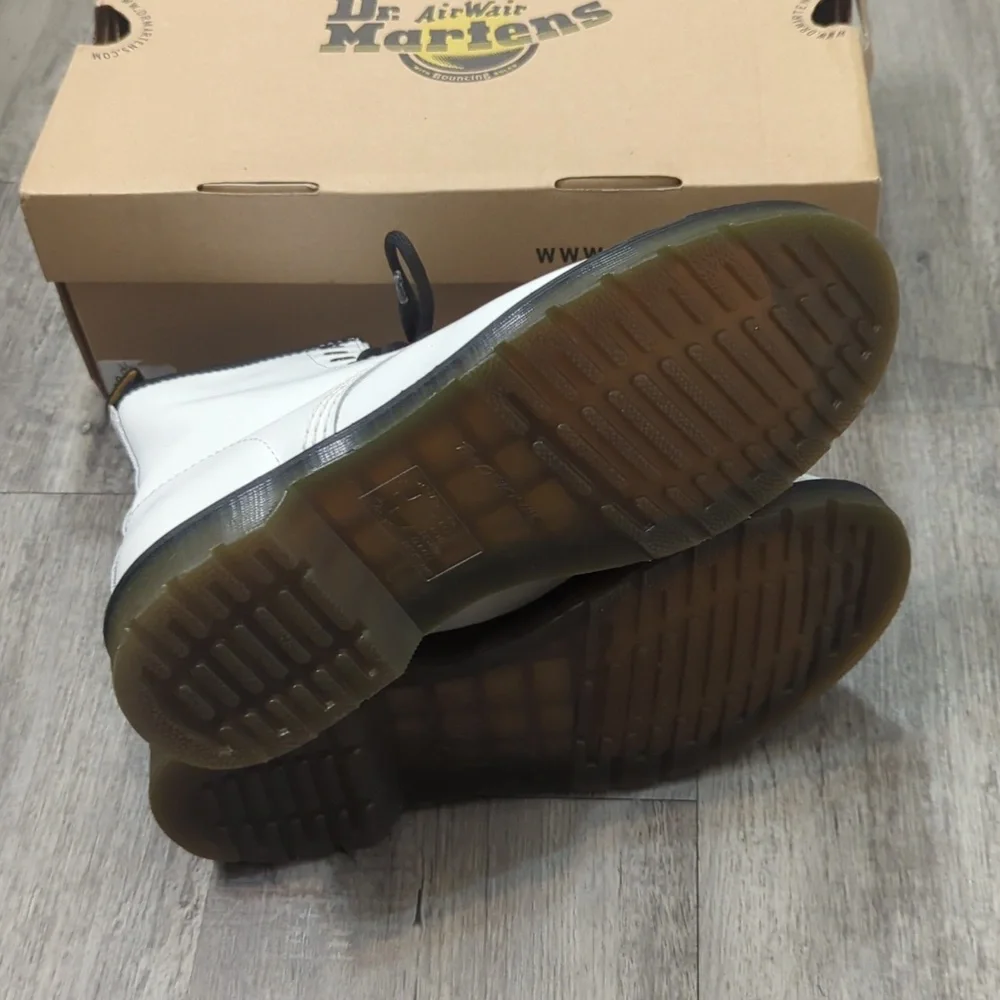 Dr. Martens - Picture 8 of 11